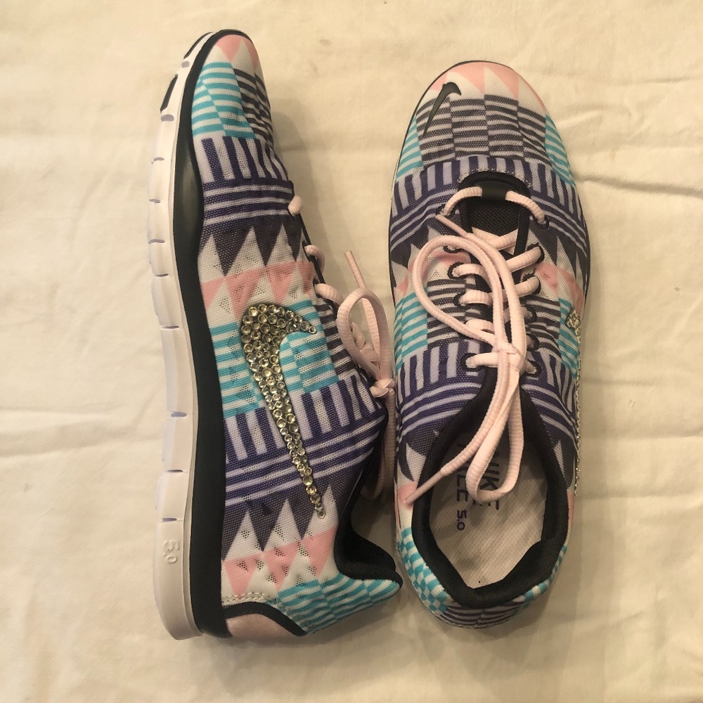 NWOT Women's Nike Free 5.0 TR FIT 3- AZTEC PRINT
